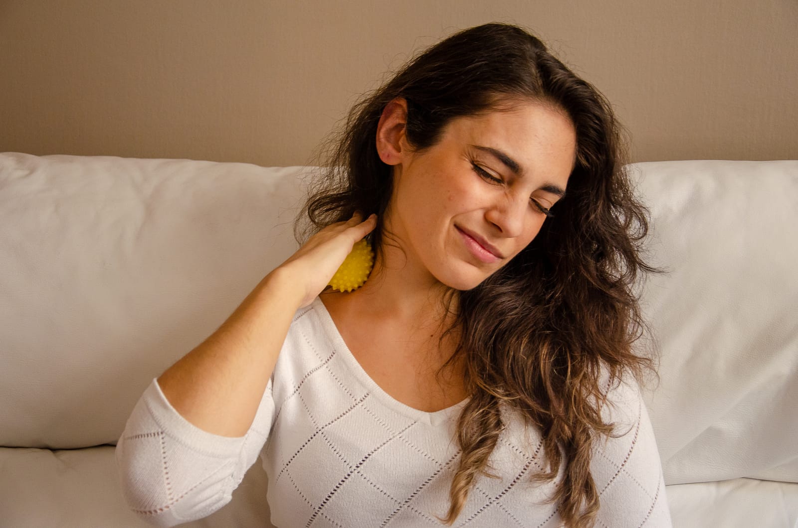 Woman Massage Ball Neck Sofa